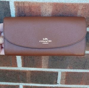 Gorgeous Coach Brown Saddle Wallet